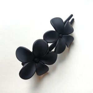 NEW Floral Hair Accessory